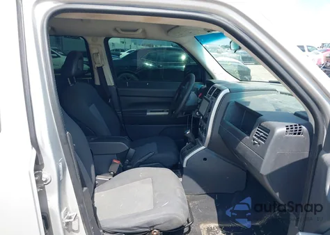 2008 Jeep Patriot Sport from USA, damaged, VIN 1J8FT28088D796513